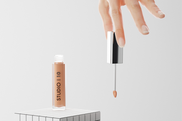 How to apply concealer to hide dark circles without creasing | Studio10 Makeup