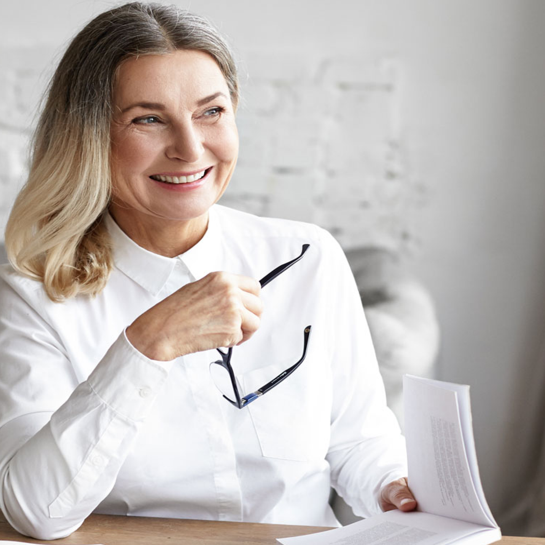 MATURE WOMEN IN THE WORKPLACE